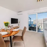 Apartman In 49873 *