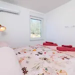 In 49873 شقة دْغاماي