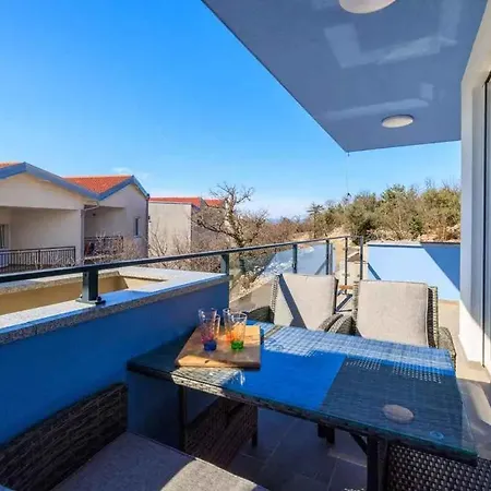 In 49873 Apartament Dramalj