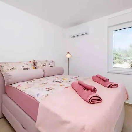 Lejlighed In 49873 Dramalj