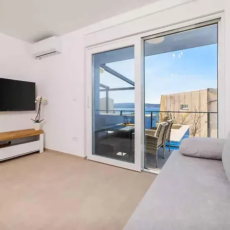 In 49873 Апартаменты *